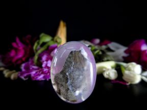 BATU PUSAKA TINDIH PENETRALISIR