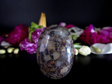 BATU MUSTIKA PELINDUNG ABOLO ROJO